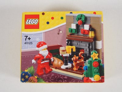 Lot 18 - LEGO 40125 - Santa's Visit - appears complete...