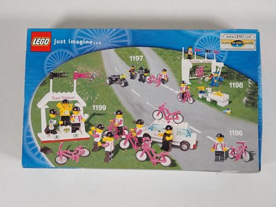 Lot 23 - LEGO 1198 - 'Telekom Cyclists and Service Crew'...