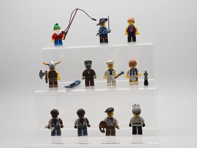 Lot 34 - LEGO - A mixed box of Lego pieces to include...