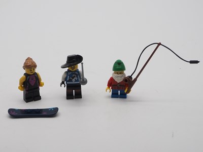 Lot 34 - LEGO - A mixed box of Lego pieces to include...