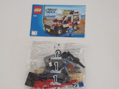 Lot 39 - LEGO CITY 4433 - Dirt Bike Transporter -...