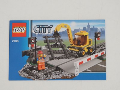 Lot 40 - LEGO CITY 7936 Level Crossing - appears...