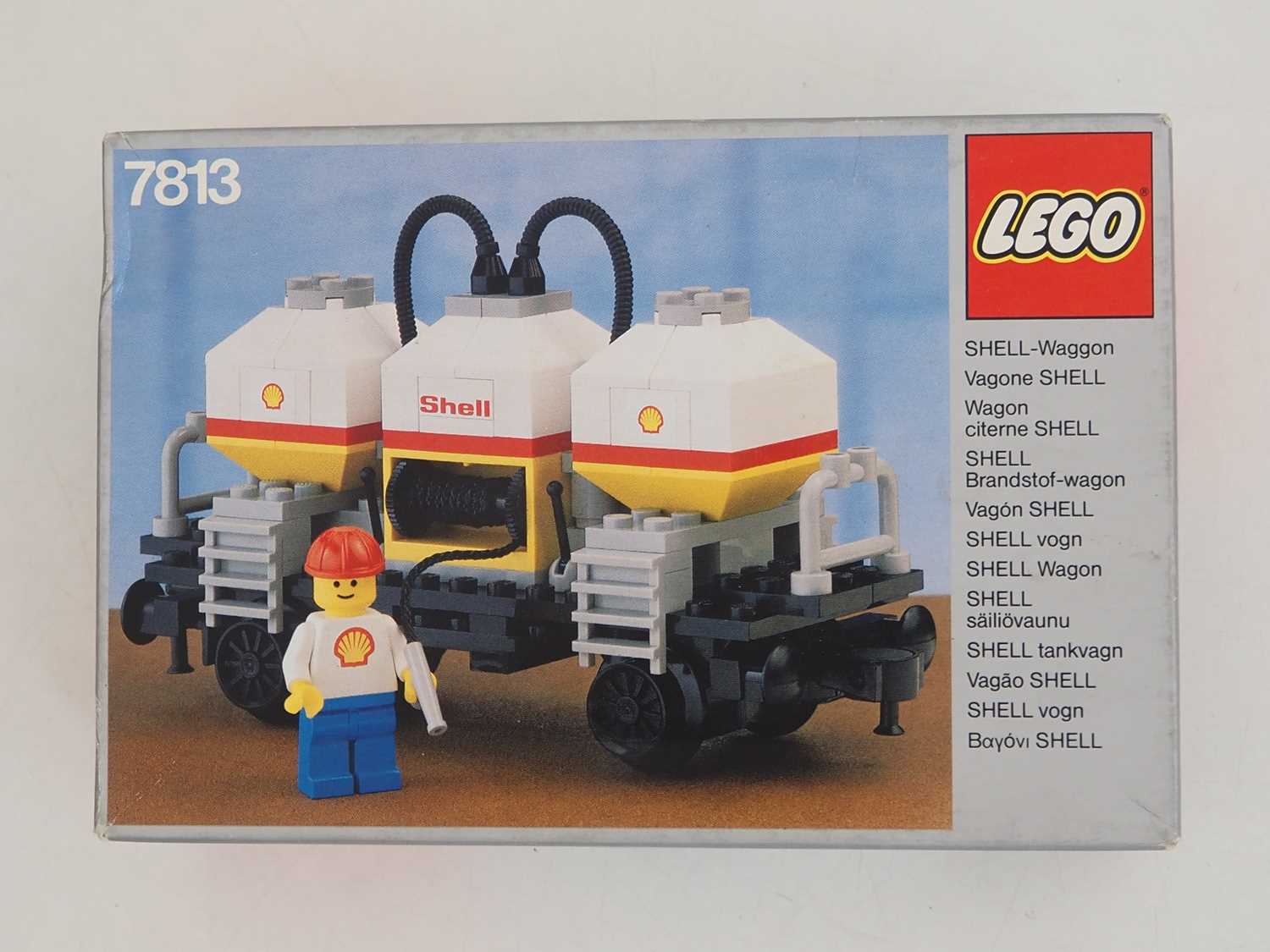 Lot 44 - LEGO TRAINS 7813 - Shell Tanker Wagon