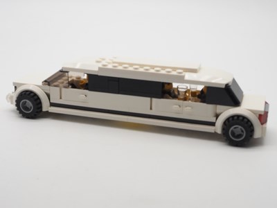Lot 52 - LEGO CITY 3222 -Helicopter and Limousine - In...