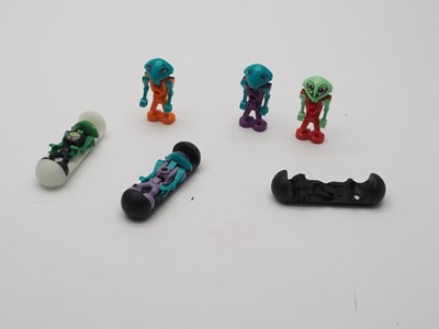 Lot 54 - LEGO LIFE ON MARS 7317 - Aero Tube Hanger - In...