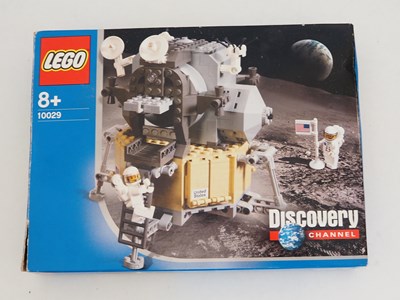 Lot 56 - LEGO DISCOVERY CHANNEL 10029 - Luna Lander -In...