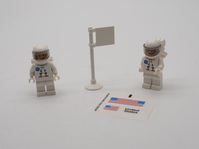 Lot 56 - LEGO DISCOVERY CHANNEL 10029 - Luna Lander -In...