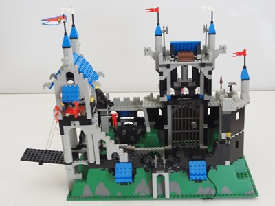 Lot 60 - LEGO SYSTEM 6090 - Castle - Royal Knights...