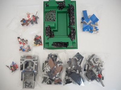 Lot 60 - LEGO SYSTEM 6090 - Castle - Royal Knights...