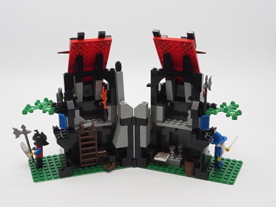 Lot 61 - LEGO SYSTEM 6048 - Castle - Dragon Knights -...