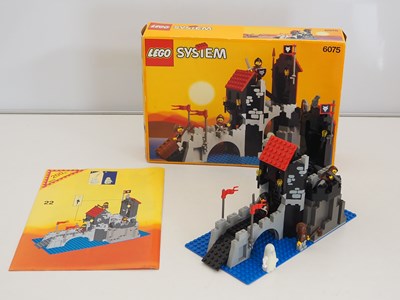 Lot 62 - LEGO SYSTEM 6075 - Castle - Wolfpack -...