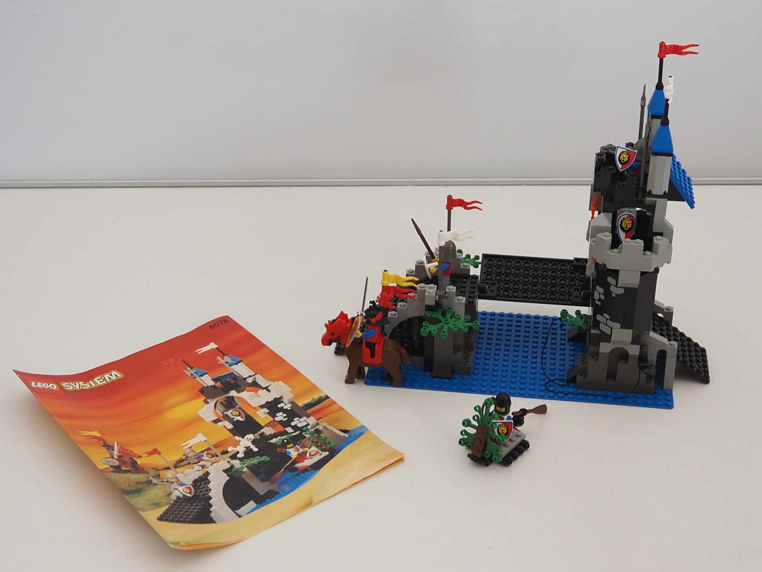 Lot 66 LEGO SYSTEM 6078 Castle Royal Knights