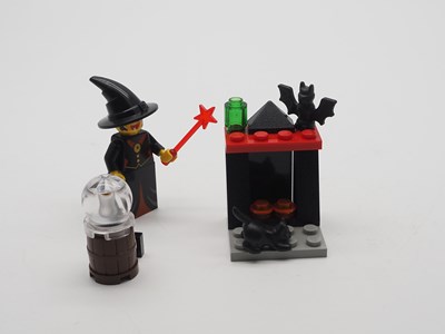 Lot 68 - LEGO SYSTEM 6027 Castle - Fright Knights - Bat...