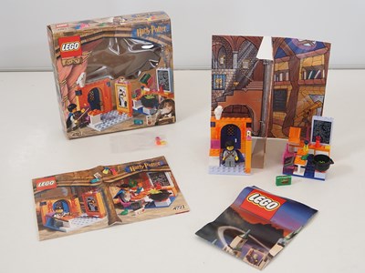 Lot 87 - LEGO HARRY POTTER 4721 - Philosopher's Stone -...