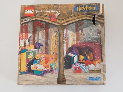 Lot 88 - LEGO HARRY POTTER 4722 - Philosopher's Stone -...