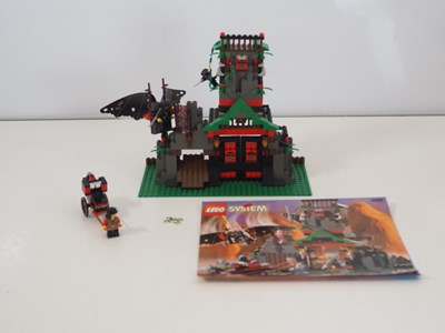 Lot 90 - LEGO SYSTEM NINJA 6088 - Castle - Robber's...