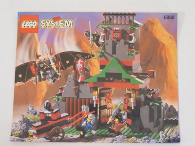 Lot 90 - LEGO SYSTEM NINJA 6088 - Castle - Robber's...