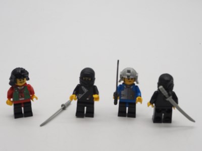 Lot 90 - LEGO SYSTEM NINJA 6088 - Castle - Robber's...