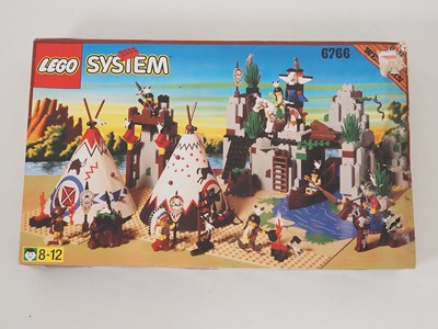 Lot 93 - LEGO SYSTEM WESTERN 6766 - Rapid River Village...