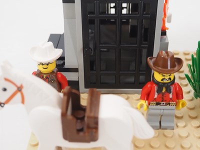 Lot 95 - LEGO SYSTEM WESTERN 6755 - Sheriff's Lock-Up -...
