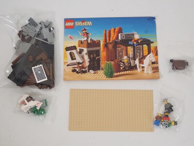 Lot 95 - LEGO SYSTEM WESTERN 6755 - Sheriff's Lock-Up -...
