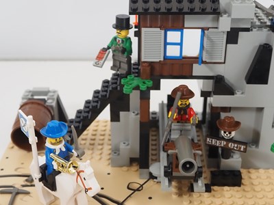 Lot 96 - LEGO SYSTEM WESTERN 6761 - Bandit's Secret...