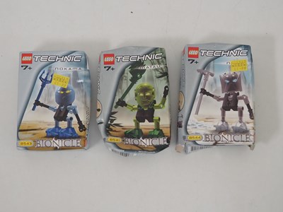 Lot 101 - LEGO BIONICLE TURAGA 8544 - Nuju - open and...