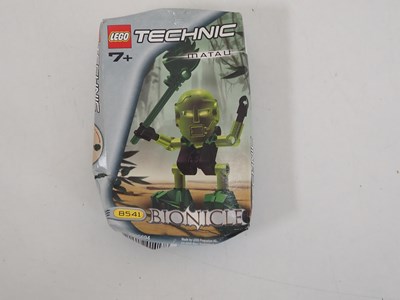 Lot 101 - LEGO BIONICLE TURAGA 8544 - Nuju - open and...