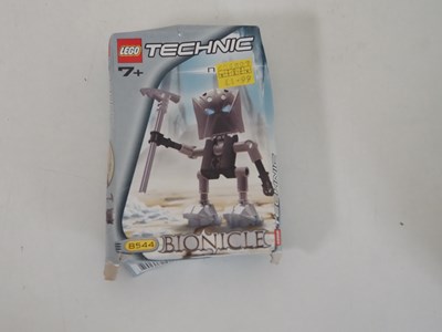 Lot 101 - LEGO BIONICLE TURAGA 8544 - Nuju - open and...