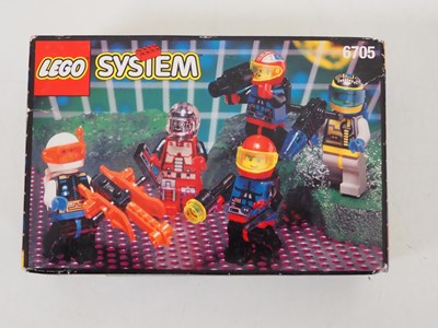 Lot 117 - LEGO SYSTEM 6705 - Space - Space Explorers -...