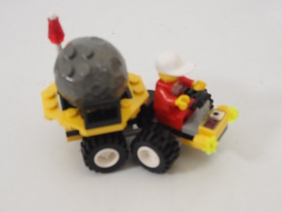 Lot 130 - LEGO SYSTEM SPACE 6456 - Mission Control -...