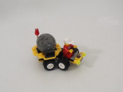 Lot 130 - LEGO SYSTEM SPACE 6456 - Mission Control -...