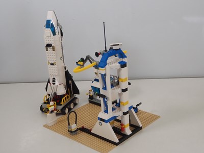 Lot 130 - LEGO SYSTEM SPACE 6456 - Mission Control -...