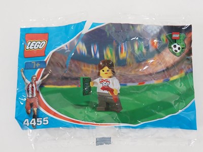 Lot 134 - LEGO FOOTBALL/SOCCER - A group of Lego