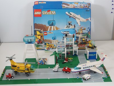 Lot 135 - LEGO SYSTEM 6597 AIRPORT - Century Skyway -...