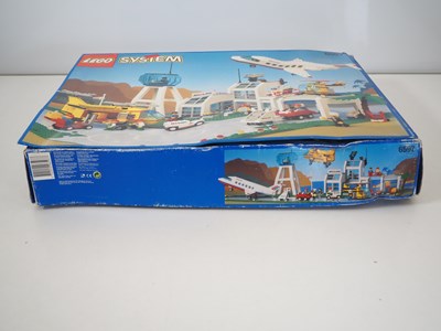 Lot 135 - LEGO SYSTEM 6597 AIRPORT - Century Skyway -...