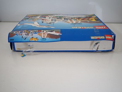 Lot 135 - LEGO SYSTEM 6597 AIRPORT - Century Skyway -...