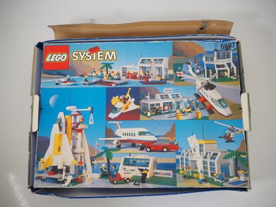 Lot 135 - LEGO SYSTEM 6597 AIRPORT - Century Skyway -...