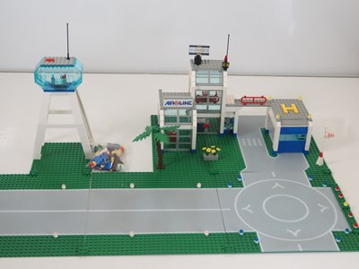Lot 135 - LEGO SYSTEM 6597 AIRPORT - Century Skyway -...