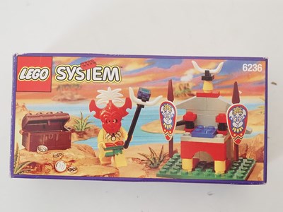 Lot 140 - LEGO SYSTEM PIRATES 6236 - King Kahuka -...