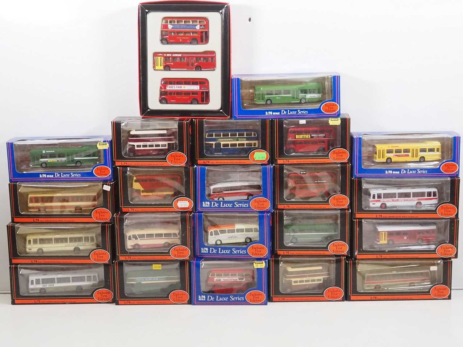 Lot 10 - A group of EFE 1:76 scale diecast buses in...