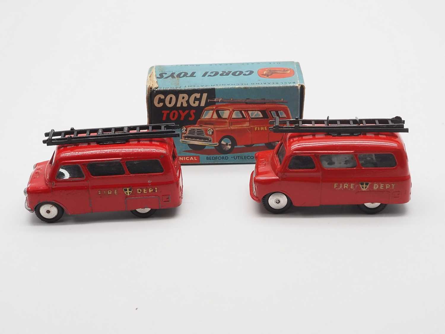 Lot 26 - A CORGI 405M Bedford 'Utilecon' Fire Tender in...