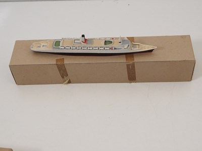 Lot 42 - A group of diecast ships by various...