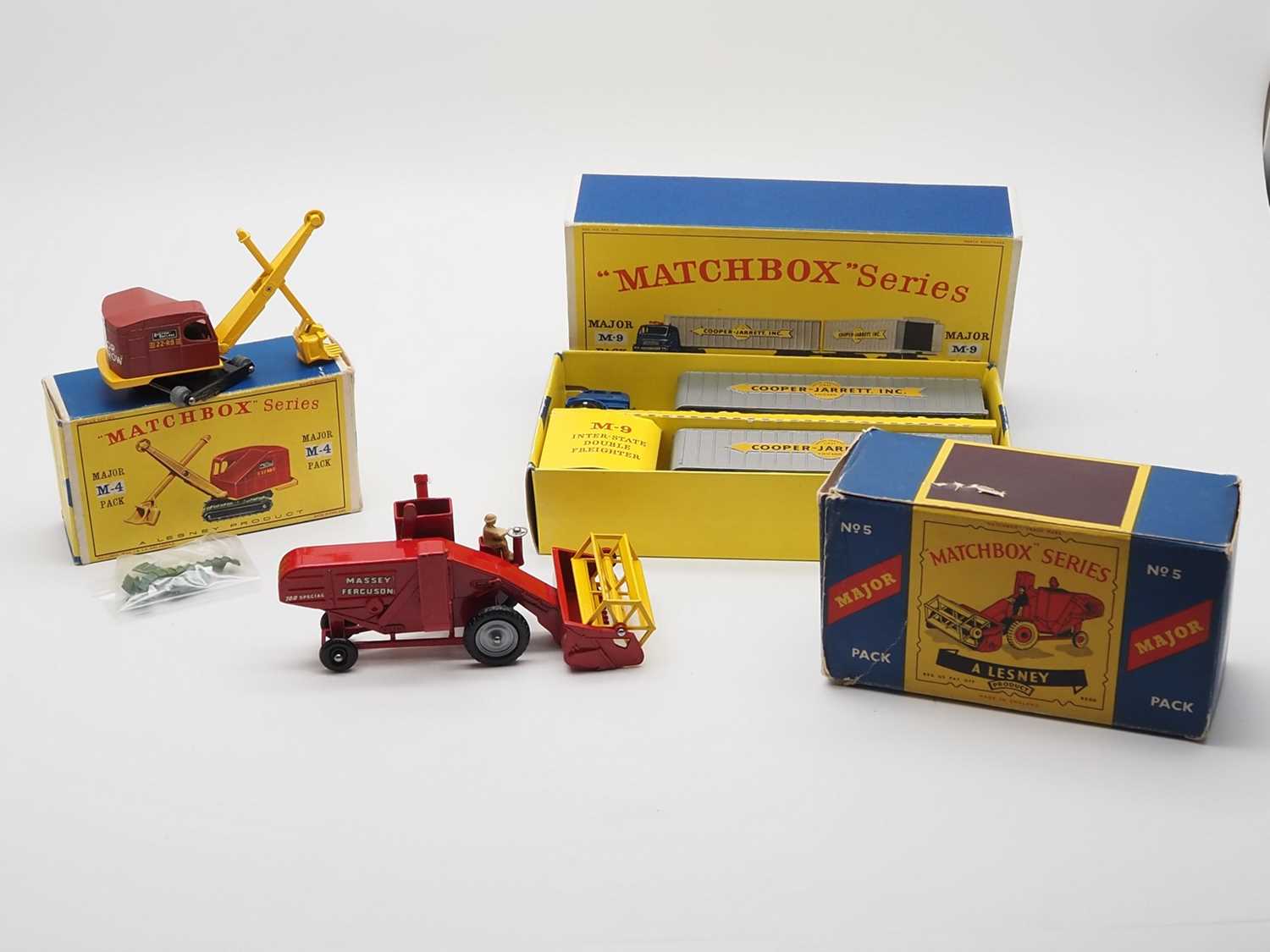 Lot 60 - A group of original MATCHBOX Major packs...