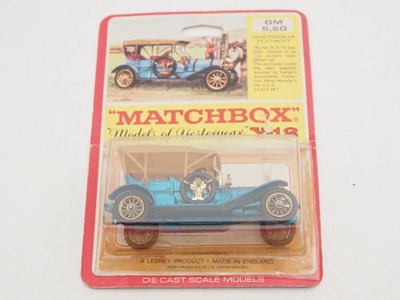 Lot 98 - A group of vintage MATCHBOX MODELS OF...