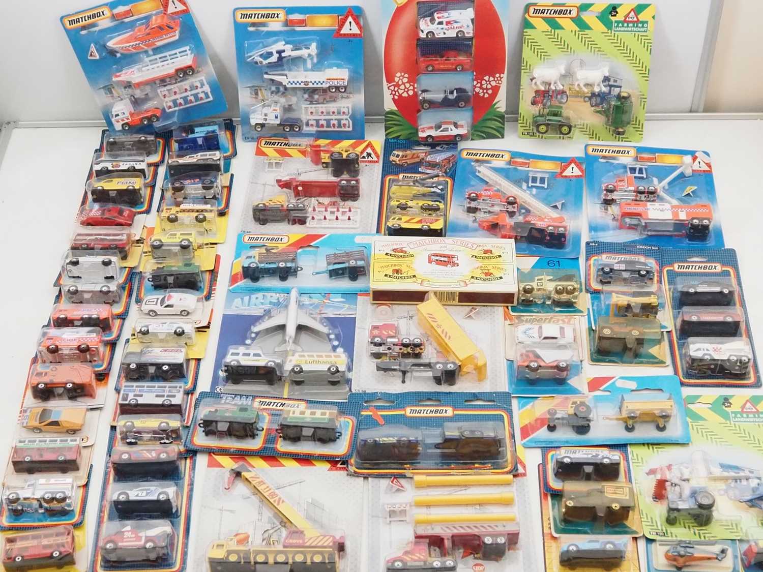 Lot 110 - A large tray of MATCHBOX SUPERFAST diecast...