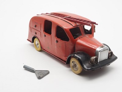 Lot 186 - A TRIANG MINIC 62ME pre-war tinplate clockwork...