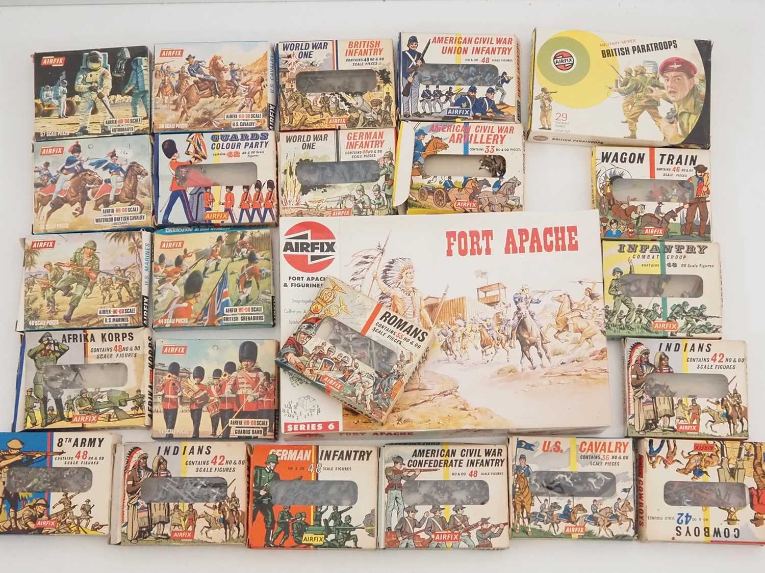 Lot 204 - A quantity of AIRFIX figure packs and kits,...