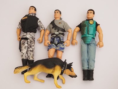 Lot 220 - A group of 1990s issue ACTION MAN figures and...