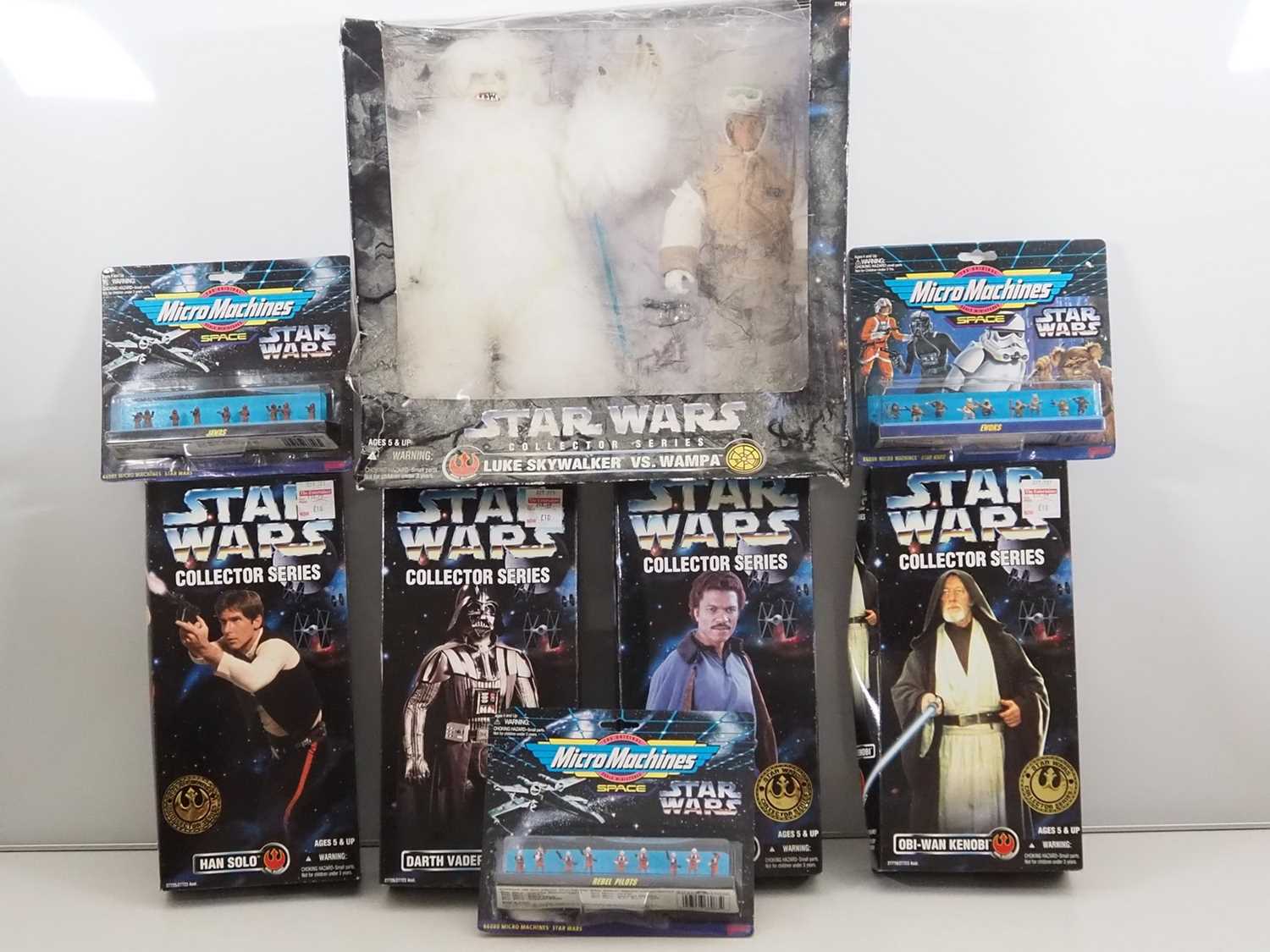 Lot 250 - A group of modern STAR WARS 12" figures...